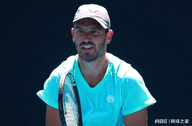 包含意大利网球队力克日本网球队，克耶高斯高光表现的词条