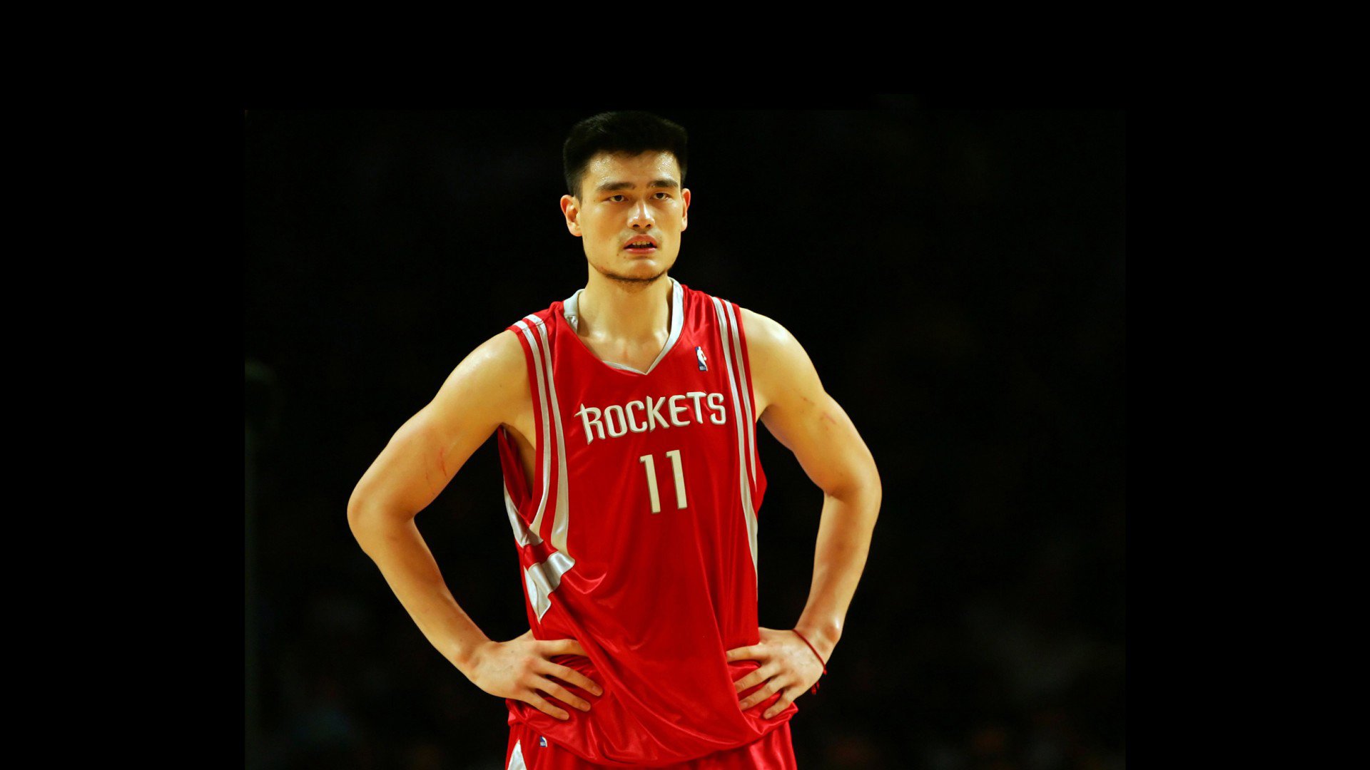 冰川与球场，当曼城哲学冻结冰岛，NBA季后赛正燃起战火